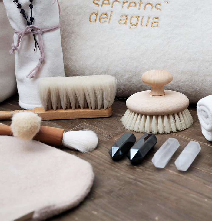 Manicura y pedicura con esmaltado semipermanente